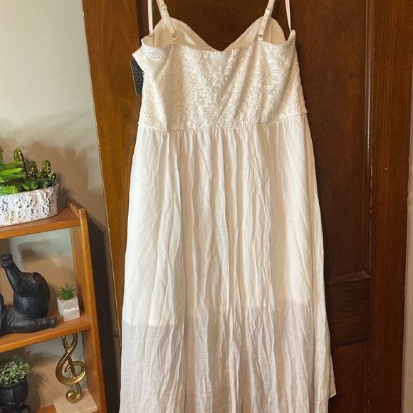 Brand new IZ Byer off white lace & linen hi-low dress with adjustable straps 😍 - Picture 12 of 12